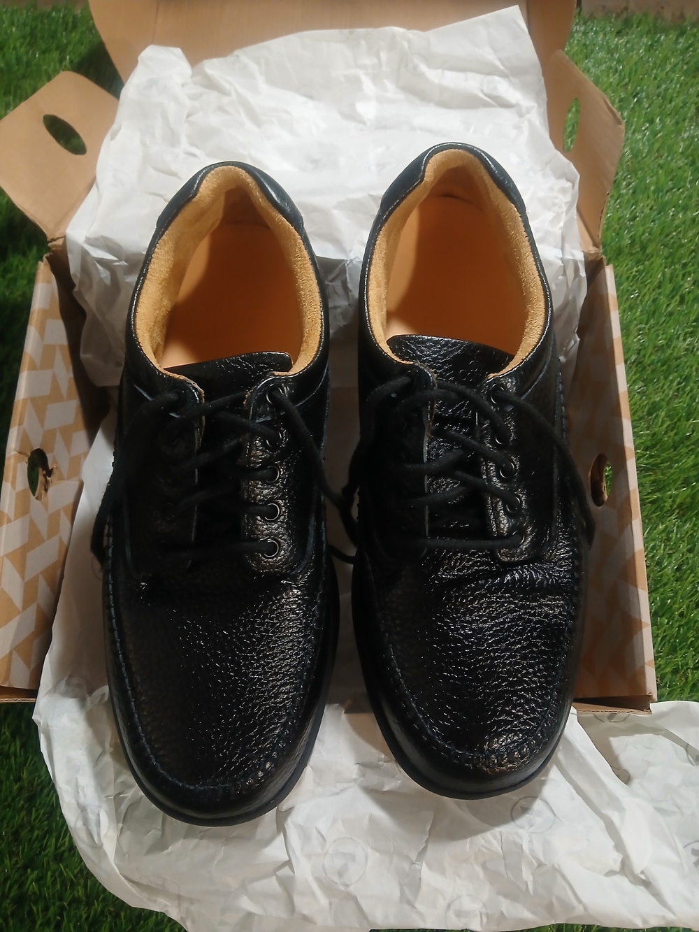 Dr. Comfort Men's Black Lace-Up Therapeutic Shoes with Cushioned Interior